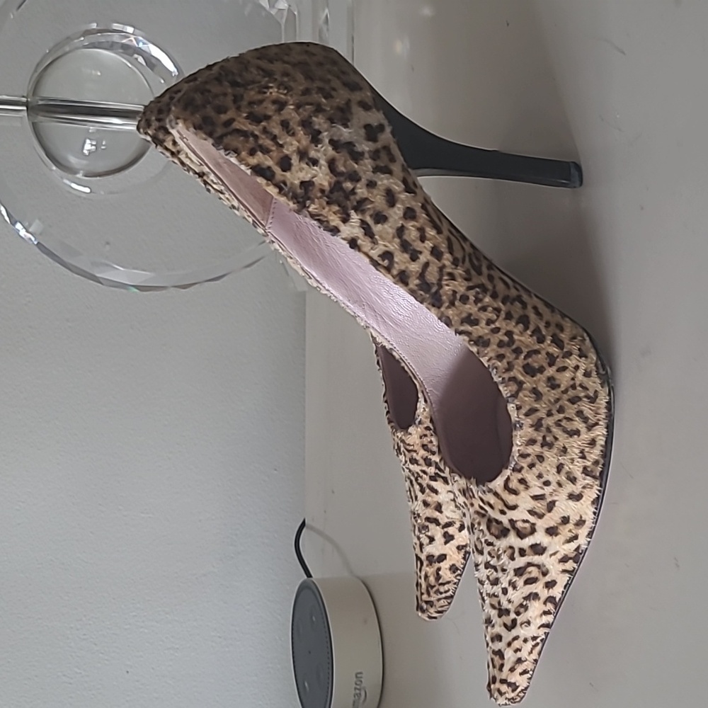 Leopard Pumps - Picture 1 of 7